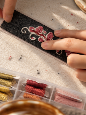 The Art of Everyday Adornment: How to Wear Handmade Jewelry Through Every Season